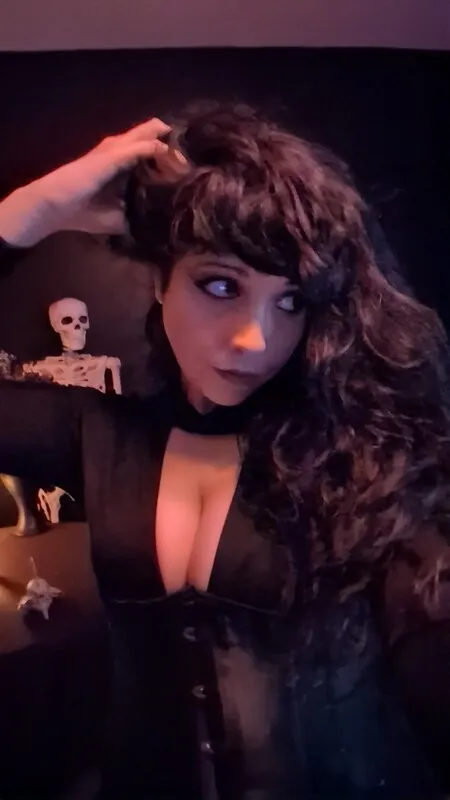 Scaroline goth camshow