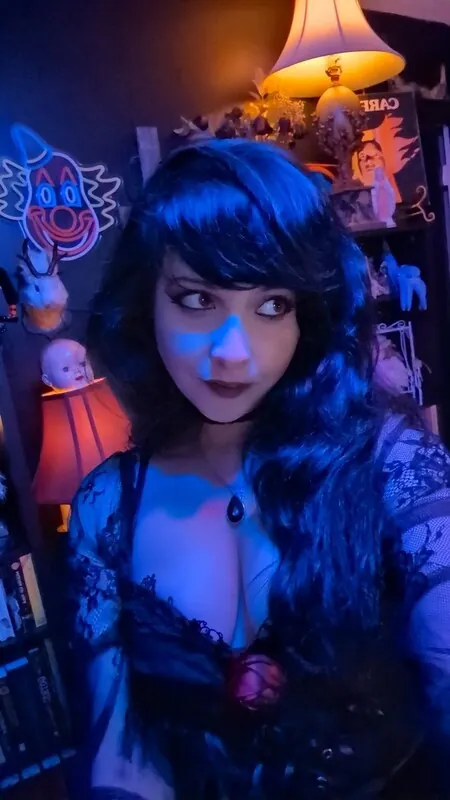 Scaroline goth camshow