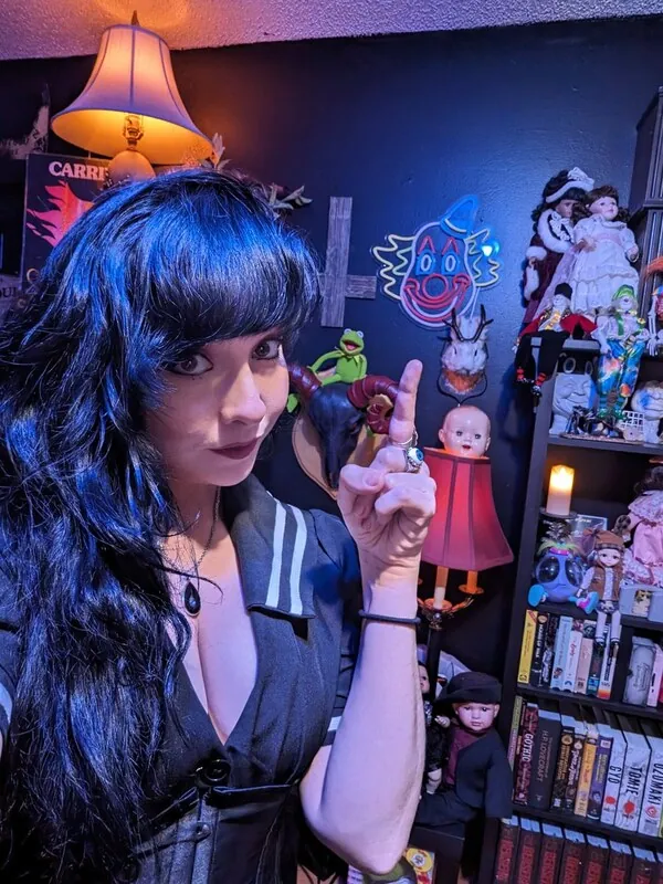 Scaroline goth camshow