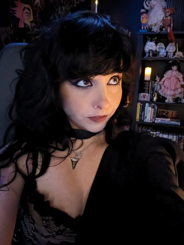 Scaroline goth camshow