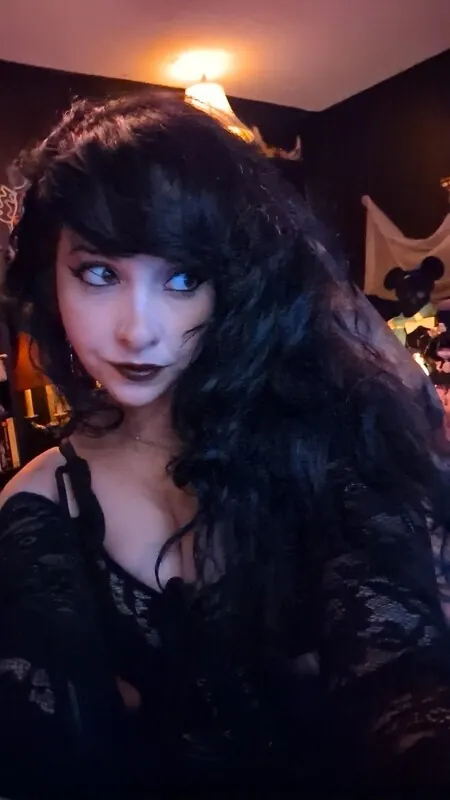 Scaroline goth camshow