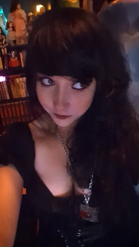 Scaroline goth camshow