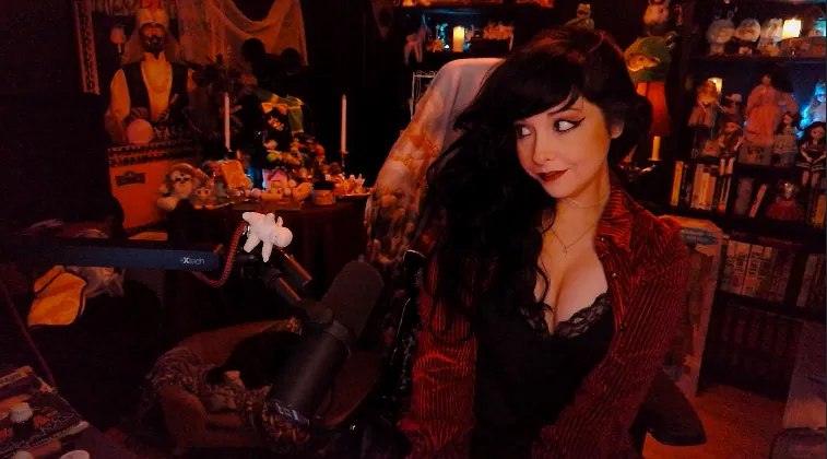 Scaroline goth camshow