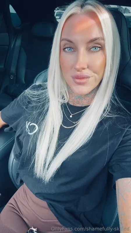 shamefully-skilled tattooed camshow
