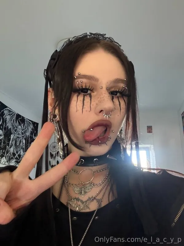 v4mpi goth camshow