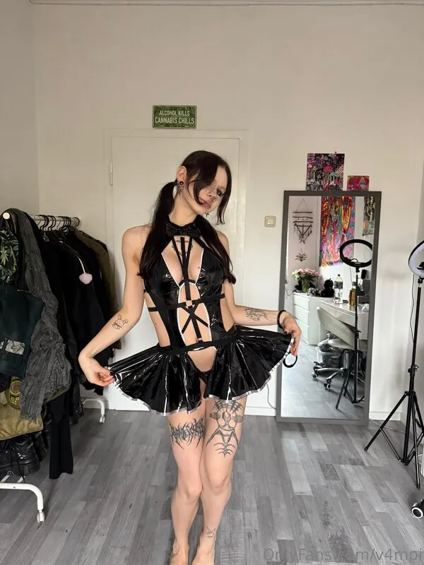 v4mpi goth camshow