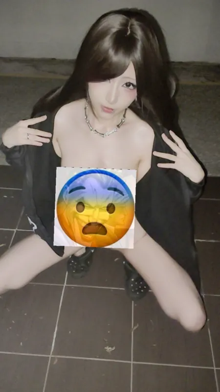 Whorebinger emo camshow