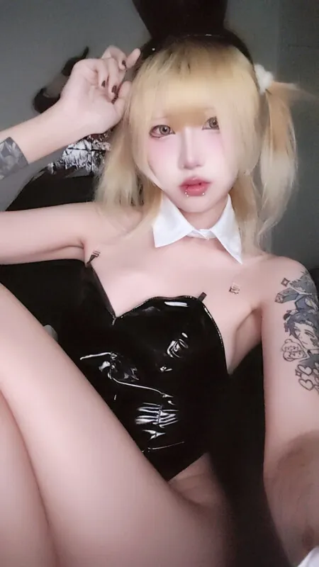 Whorebinger emo camshow