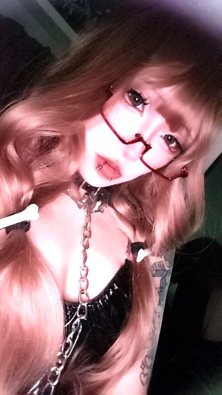 Whorebinger emo camshow