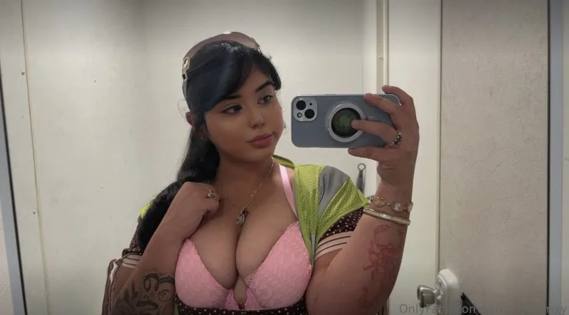 Yummmyamy tattooed camshow