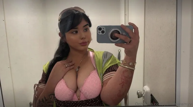 Yummmyamy tattooed camshow
