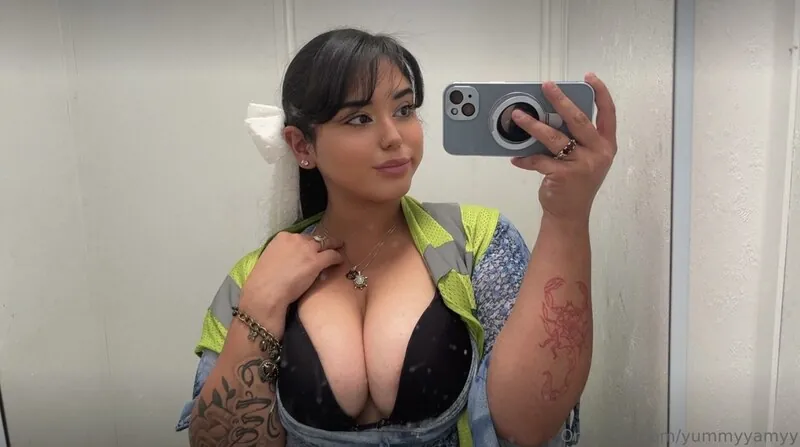 Yummmyamy tattooed camshow