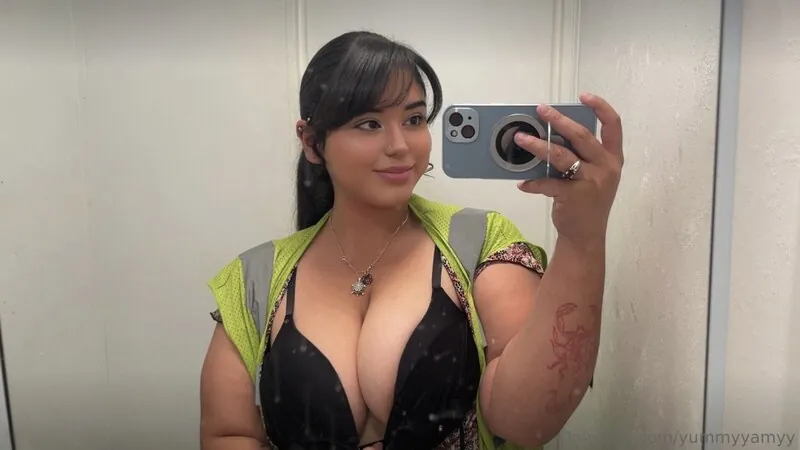 Yummmyamy tattooed camshow
