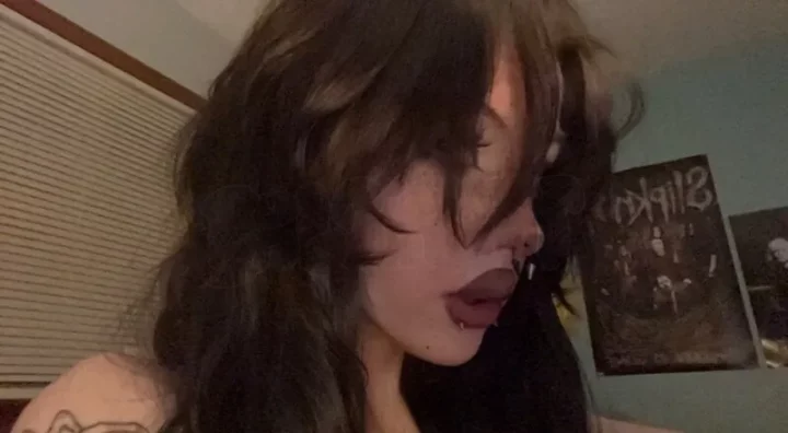 irlsmutt — goth nudes, leaks & cam show