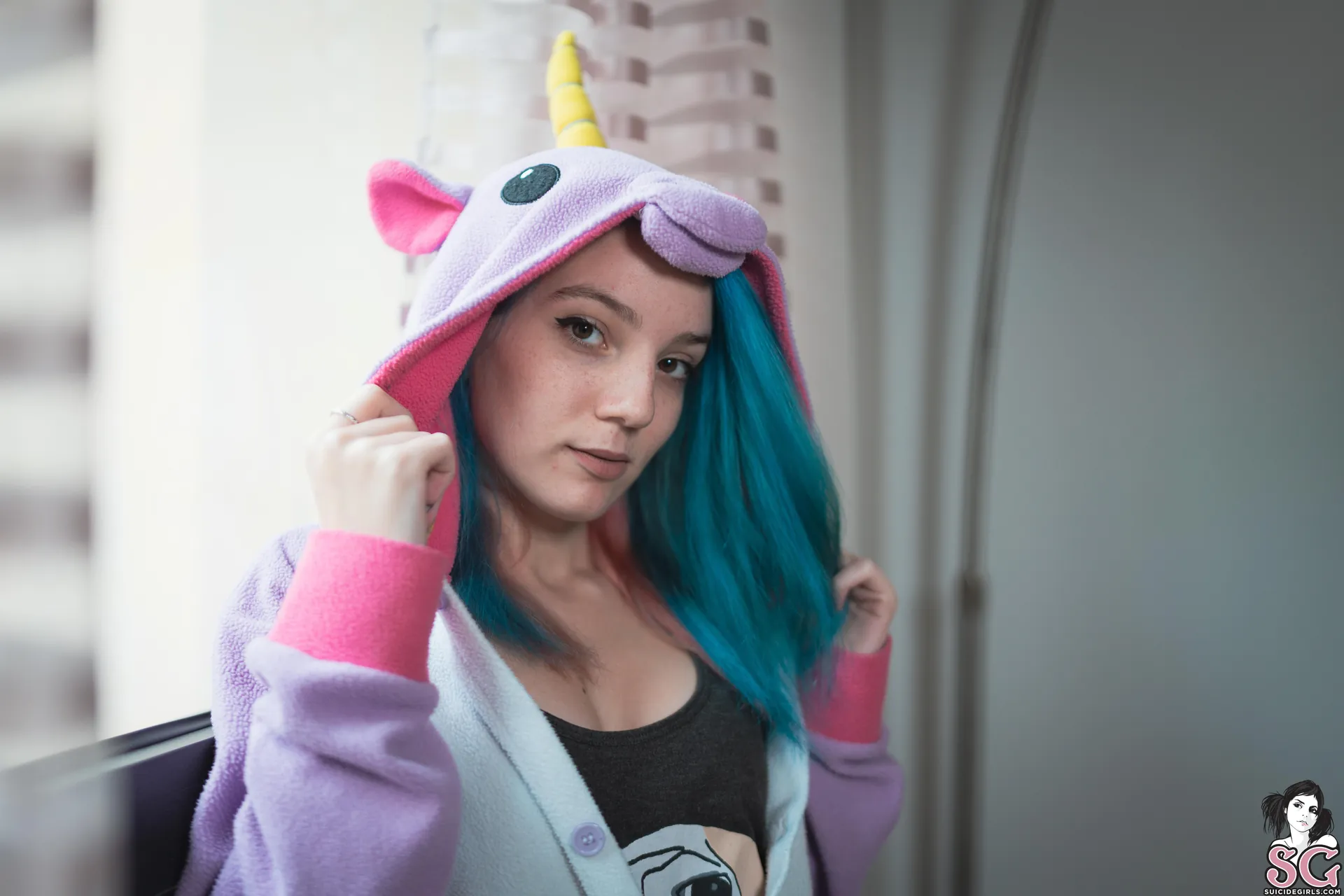 Kuuntaraxia alt camshow