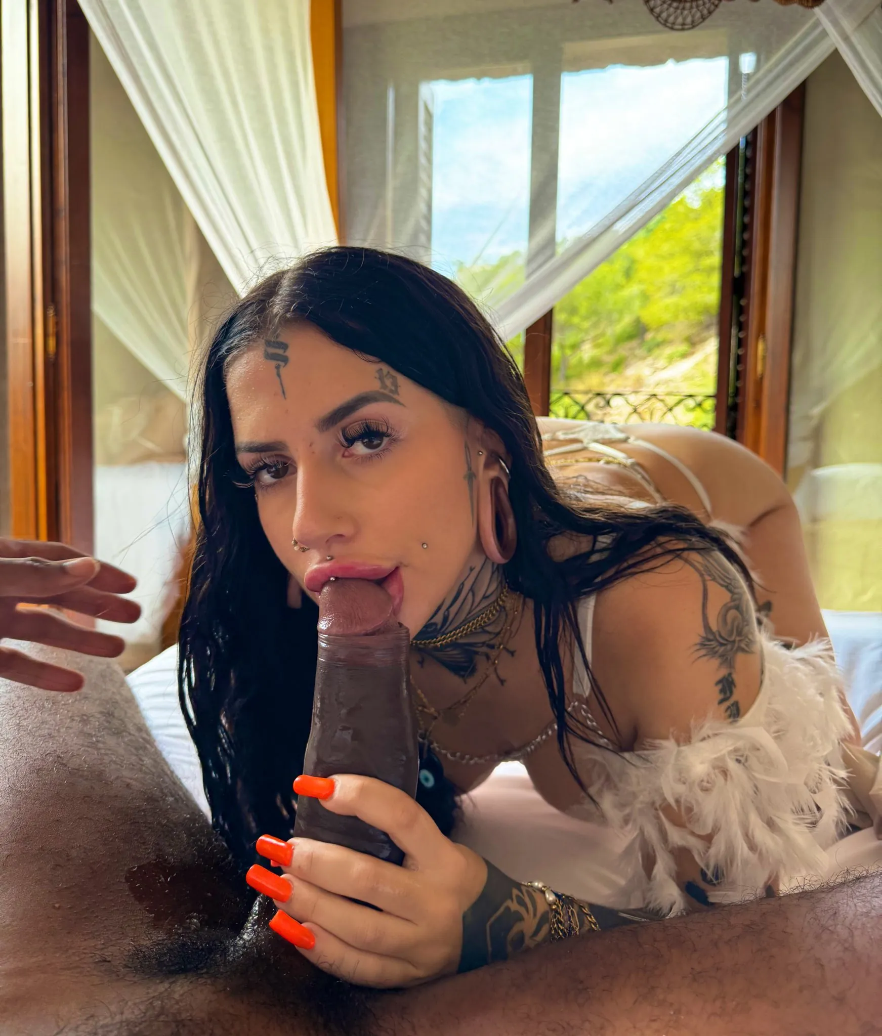 Laetitiaversace tattooed camshow