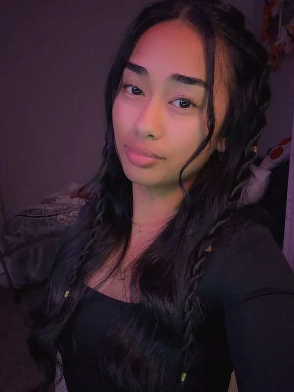 _.reyyna._ tattooed camshow