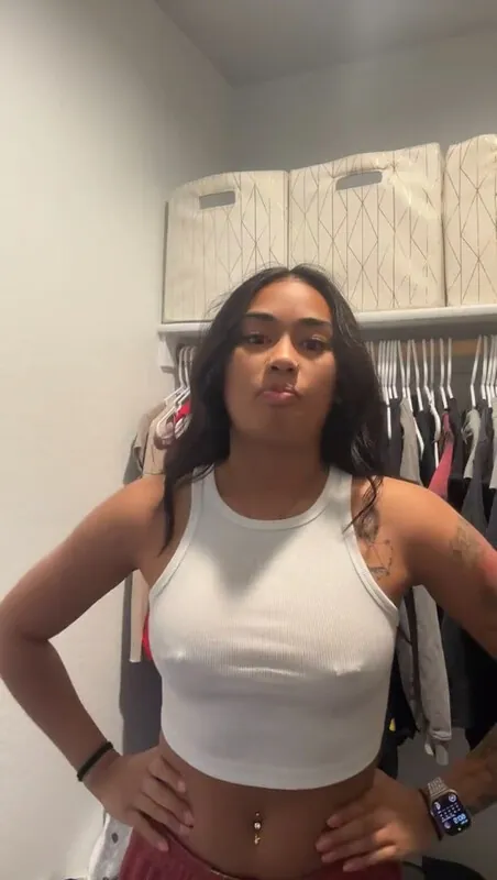 _.reyyna._ tattooed camshow
