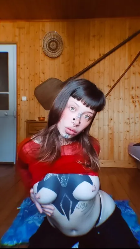 saraee_anguis · Sarah.Mercier tattooed camshow