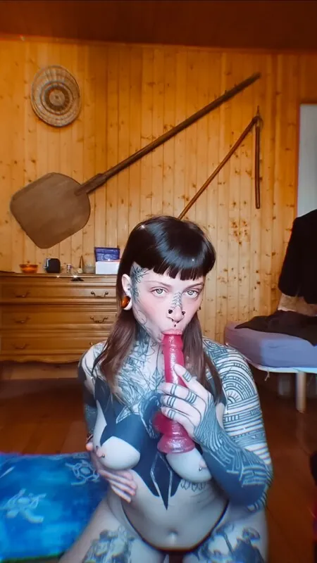 saraee_anguis · Sarah.Mercier tattooed camshow